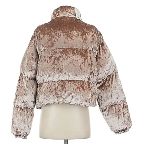 Fabletics Wander Crushed Velour Cropped Puffer Jacket in Teddy - Picture 7 of 9